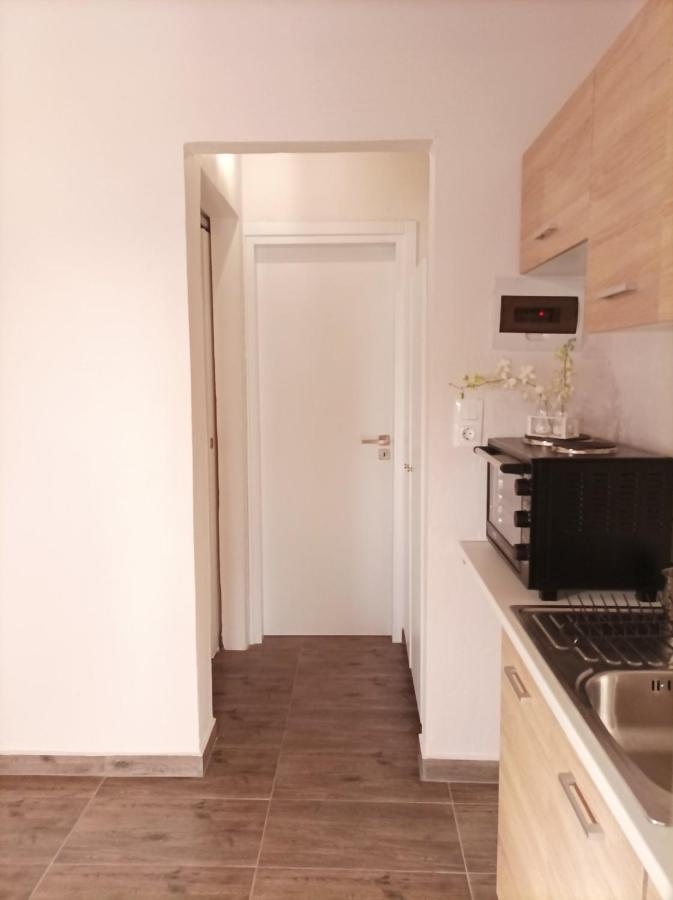 V&E'S Apartments Pigadhia  エクステリア 写真