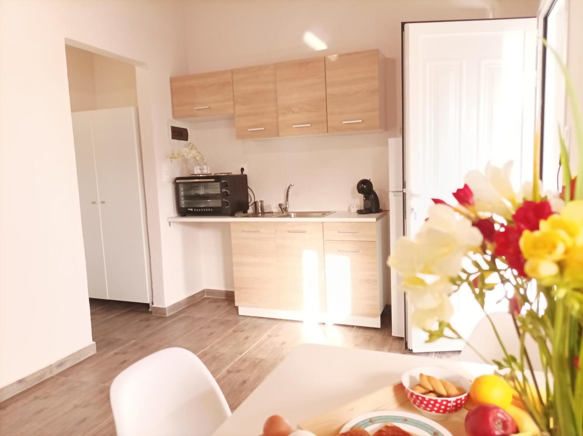 V&E'S Apartments Pigadhia  エクステリア 写真