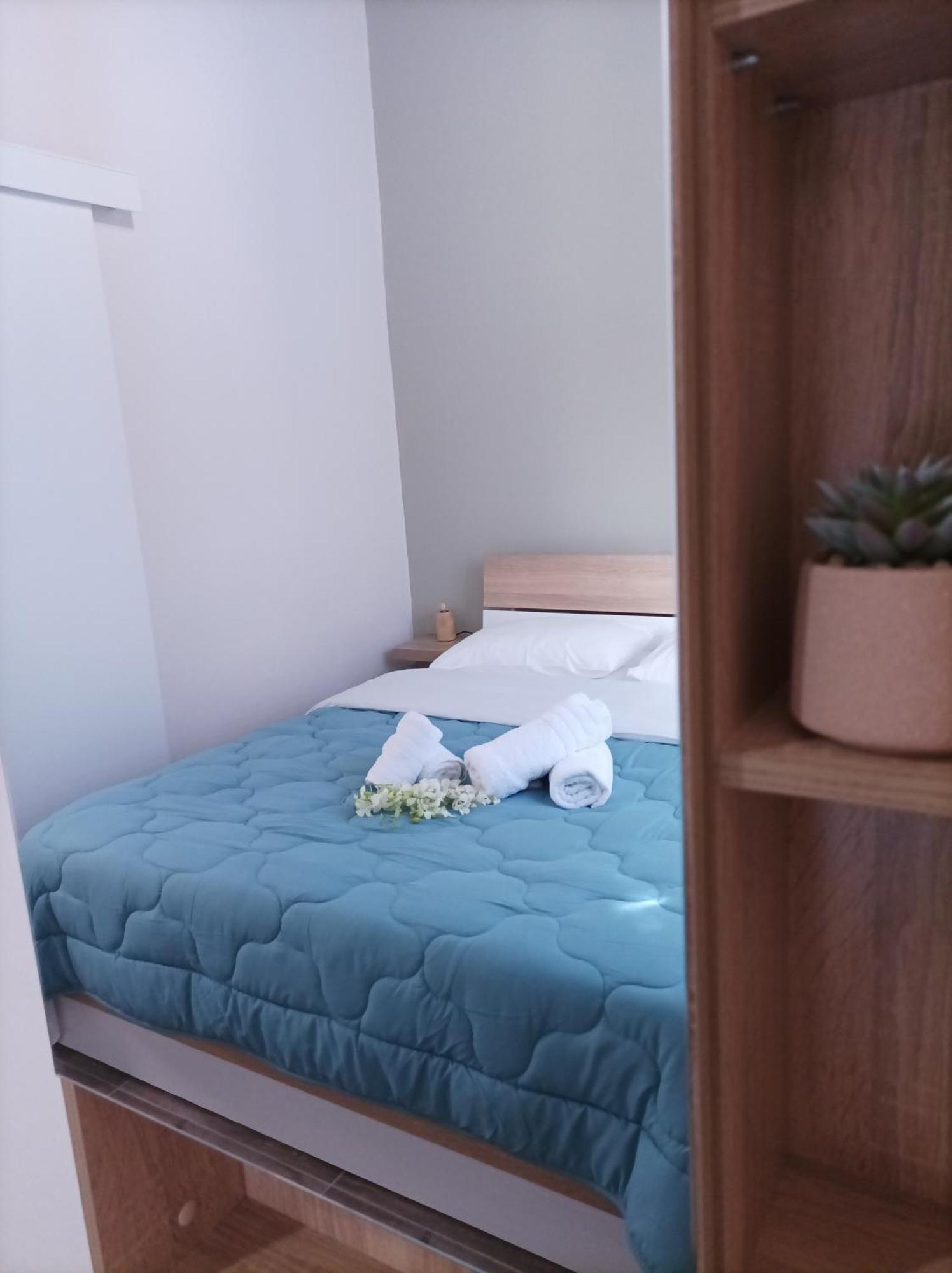 V&E'S Apartments Pigadhia  エクステリア 写真