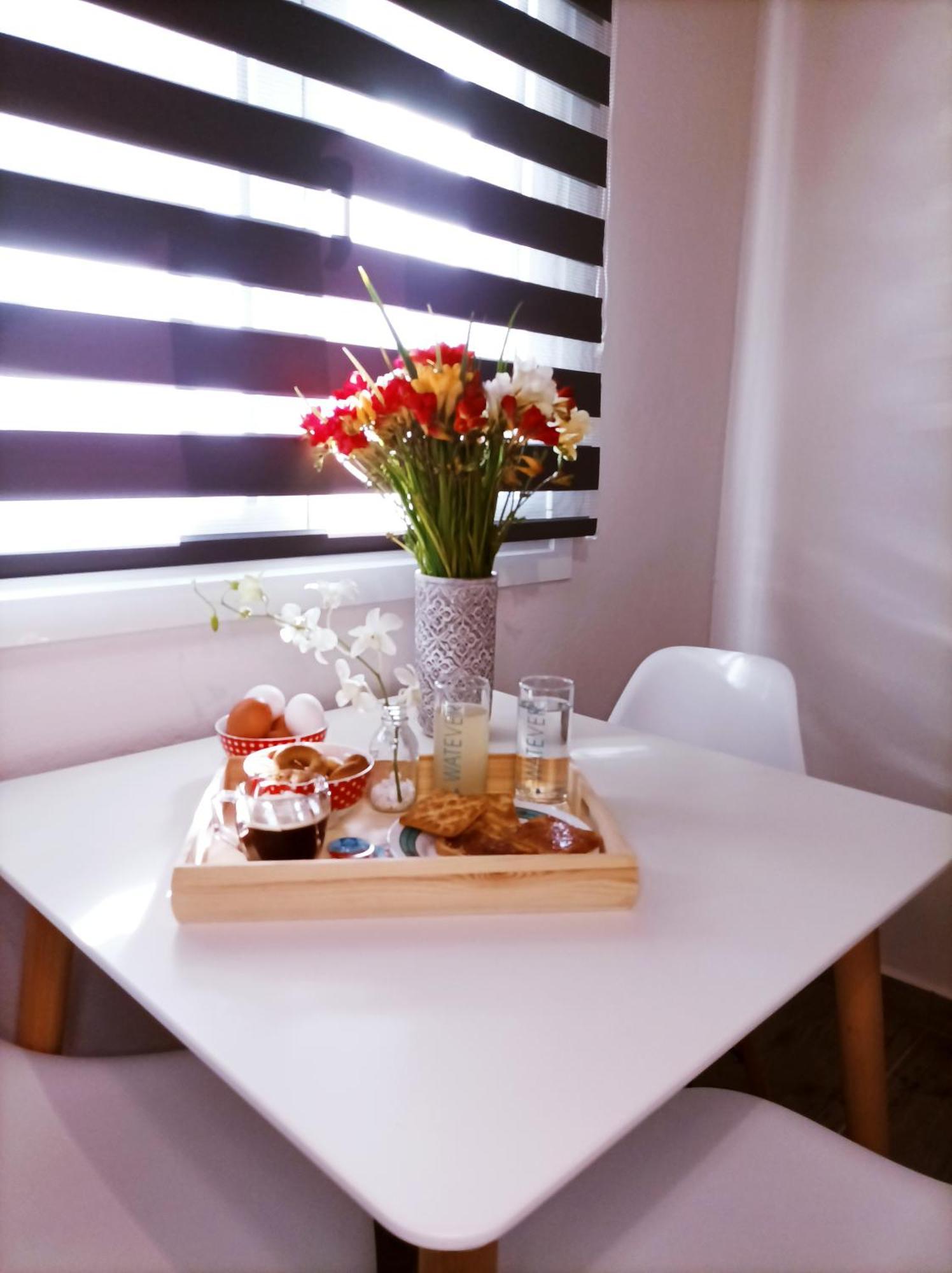 V&E'S Apartments Pigadhia  エクステリア 写真