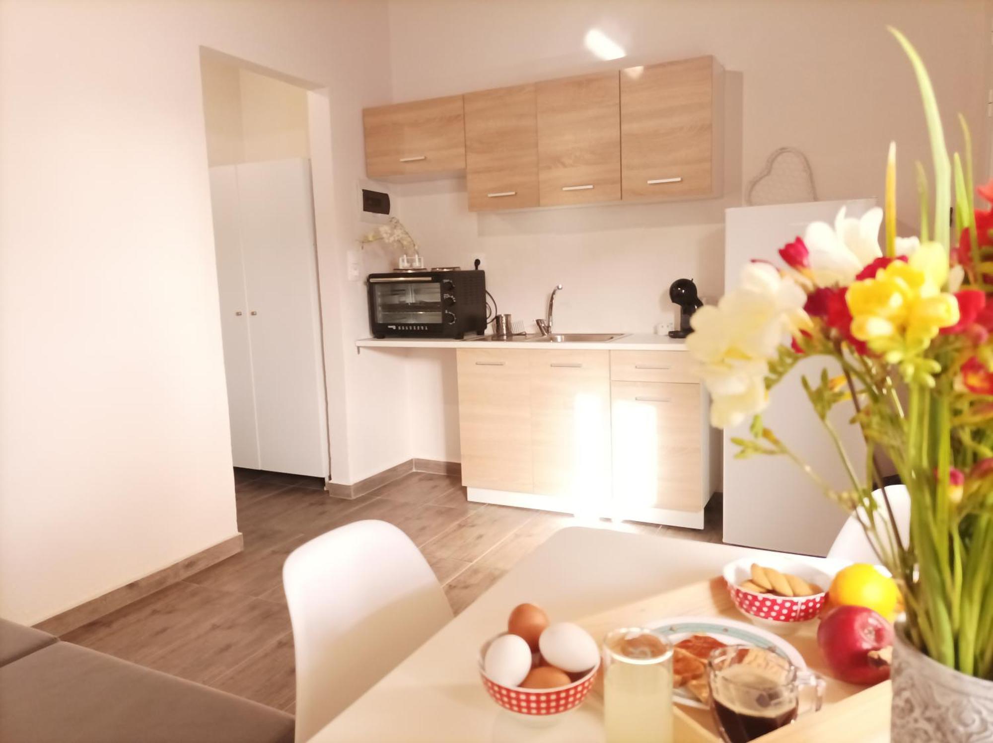 V&E'S Apartments Pigadhia  エクステリア 写真
