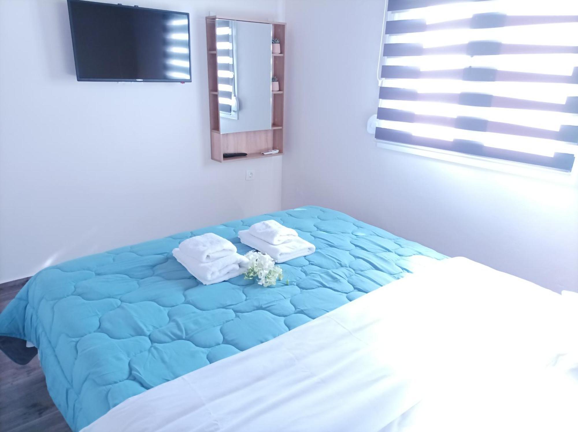 V&E'S Apartments Pigadhia  エクステリア 写真